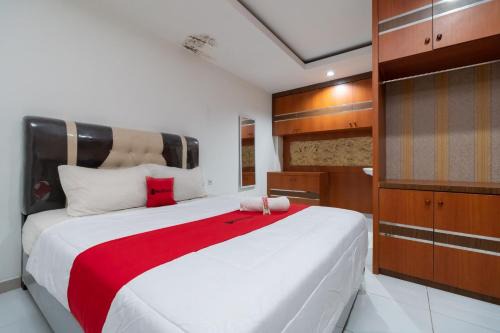 Pekanbaru Hotel | Budget-Friendly Stay at RedDoorz near RSIA Andini Pekanbaru