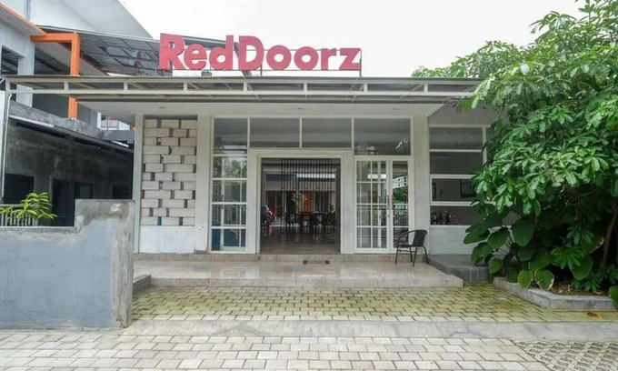 Blora Hotel | Budget-Friendly Reddoorz Near Stadion Kridosono Blora