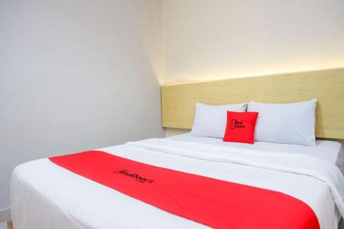 Batang Hotel | Convenient RedDoorz Near Stasiun Batang for Families