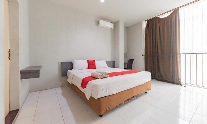 Turangga Hotel | Budget-Friendly Stay at RedDoorz @ Pelajar Pejuang 3