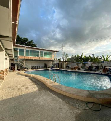 Santo Tomas Hotel | Family-Friendly Retreat at RedDoorz @ Piamonte Apartelle