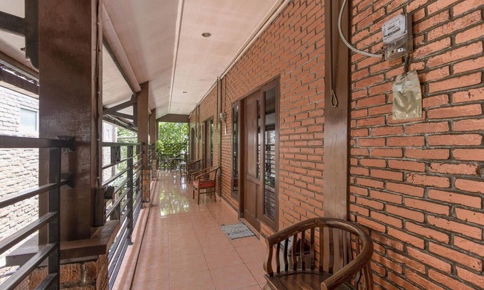 Ragunan House | Budget-Friendly Stay at RedDoorz Plus @ Ampera Raya