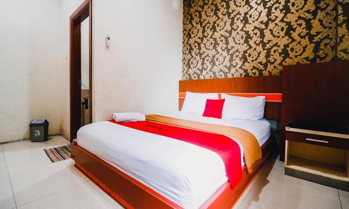 Panakkukang Hotel | Affordable Family-Friendly Stay at RedDoorz Plus Grand City Inn
