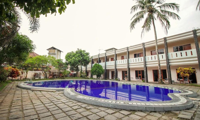 Pangandaran Hotel | Convenient Stay at RedDoorz Plus Hotel Sofia Pangandaran