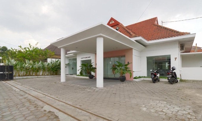 Catur Tunggal House | Budget-Friendly RedDoorz Plus @ Demangan Gejayan Hotel