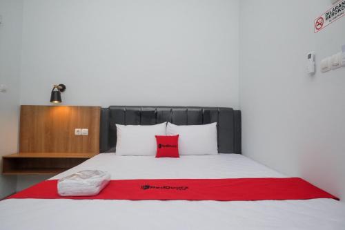 Blora Hotel | Affordable Family-Friendly Stay at RedDoorz Plus Kota Bora