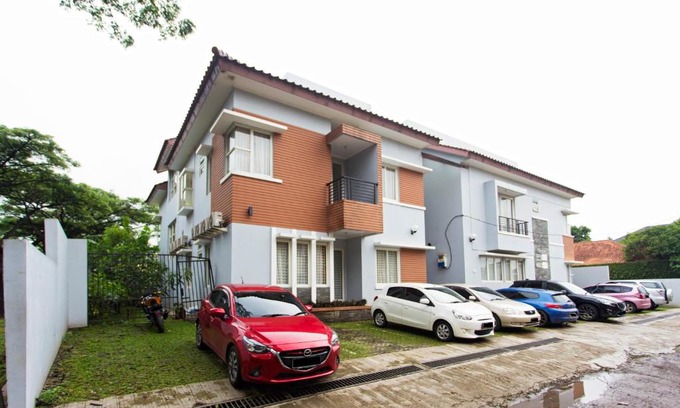 Binong House | Family-Friendly RedDoorz Plus near Siloam Karawaci