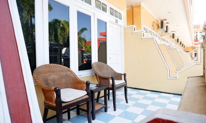 Cilacap House | Budget-Friendly Stay at RedDoorz Plus near Stadion Wijaya Kusuma