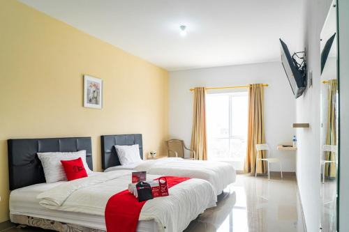 Serpong House | Comfortable Stay at RedDoorz Plus near Teras Kota 3