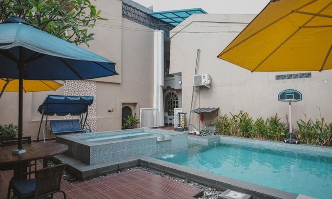 Bandar Lampung House | Budget-Friendly Stay at RedDoorz Plus @ Tanjung Karang