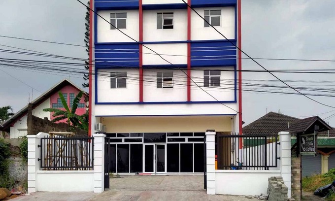 Bogor Barat Hotel | Budget-Friendly Reddoorz @ Sindangbarang Bogor with Breakfast
