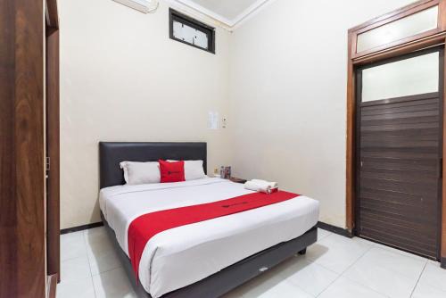 Malang House | Budget-Friendly Stay at RedDoorz @ Soekarno Hatta Indah