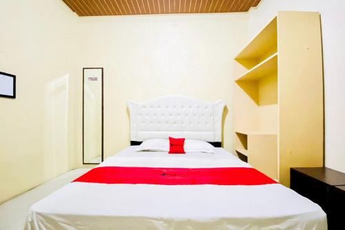 Stabat Hotel | Budget-Friendly Stay at RedDoorz Syariah, Aisyah Stabat
