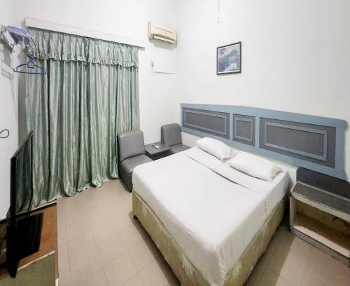 Tanjung Pinang Hotel | RedDoorz Syariah Near Pelabuhan Sri Bintan Pura Tanjungpinang