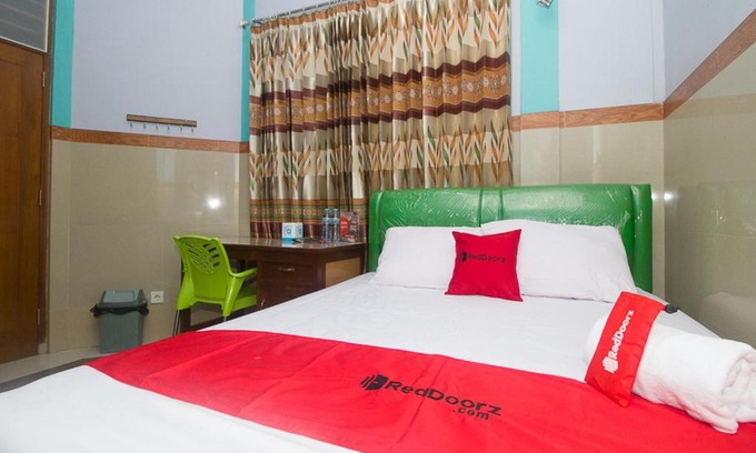 Bojonegoro House | Family-Friendly RedDoorz Syariah Near Alun-Alun Bojonegoro