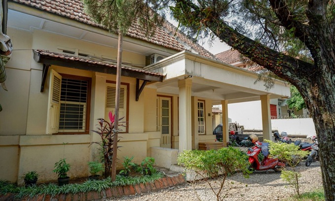 Banyumas House | Budget-Friendly RedDoorz Syariah near Alun Alun Purwokerto