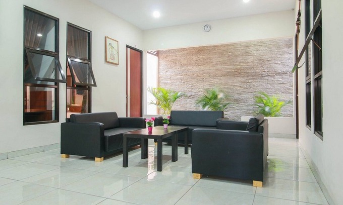 Purwokerto Hotel | Budget-Friendly RedDoorz Syariah by Universitas Jenderal Soedirman