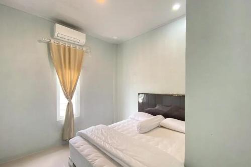 Pandan Hotel | Budget-Friendly RedDoorz Syariah Near Pantai Pandan Sibolga