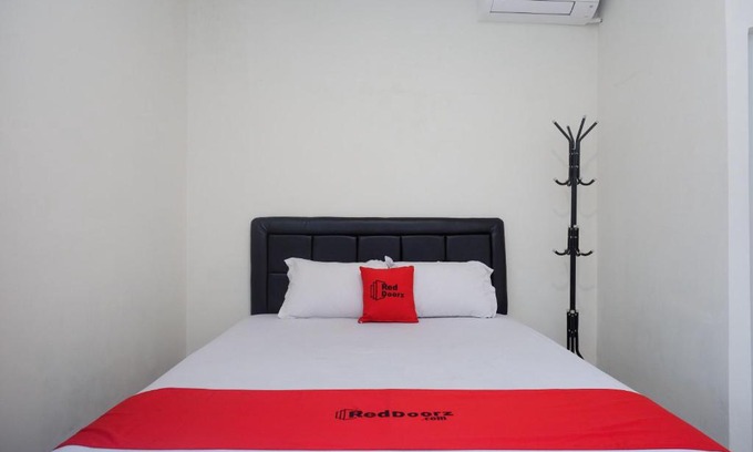 Klaten Selatan Hotel | Family-Friendly RedDoorz Syariah near RS Soeradji Pemuda