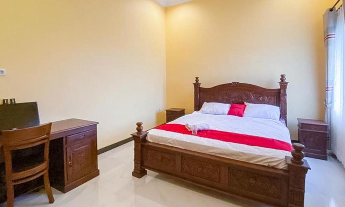 Malang Hotel | Budget-Friendly RedDoorz Syariah near RSUD Kota Malang