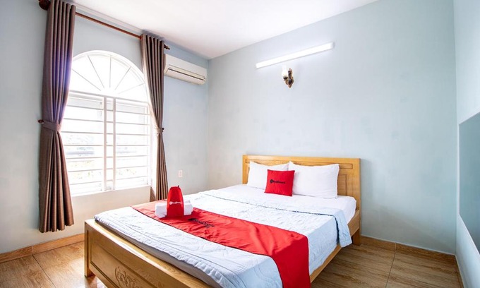 District 9 Hotel | Affordable Family-Friendly Stay at RedDoorz Thien An Hotel