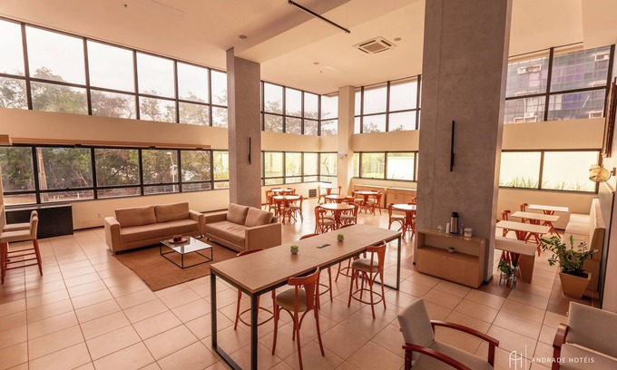 Sao Luis Hotel | Relax at SLZ Lagoa Hotel with Pool and Spa Amenities