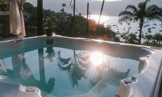 Marinas Hotel | Relax at Rede Reserva Costa Verde with Pool & Spa Access