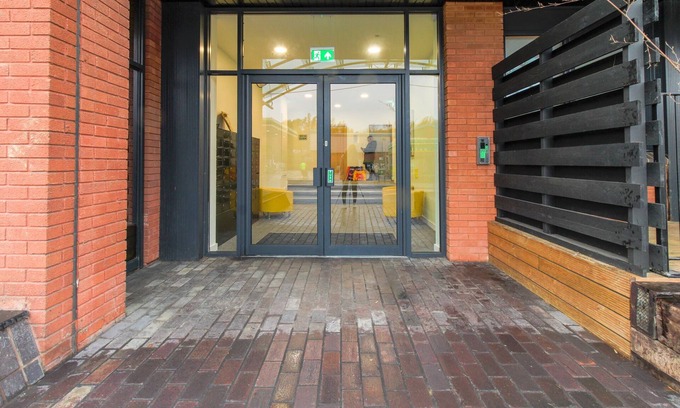 Redhill Apartment | Family-Friendly Redhill Apartments with Kitchen Access