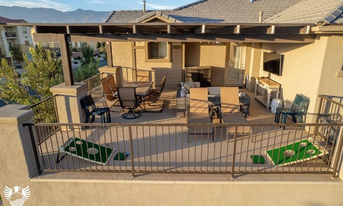 Hurricane House | Relaxing RedHills Retreat: Golf, Pool & Spa Access Near Zion