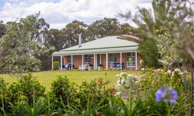 Nulkaba Cottage | Renovated Redims Hill Cottage: Family-Friendly Farm Retreat
