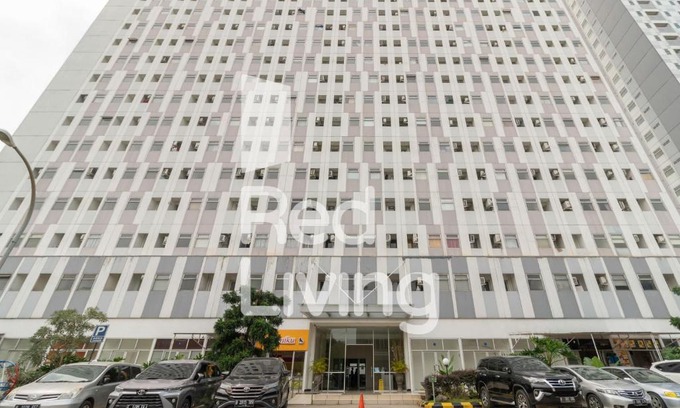 Gunung Putri Hotel | Cozy RedLiving Apartemen Gunung Putri with Pool & Netflix