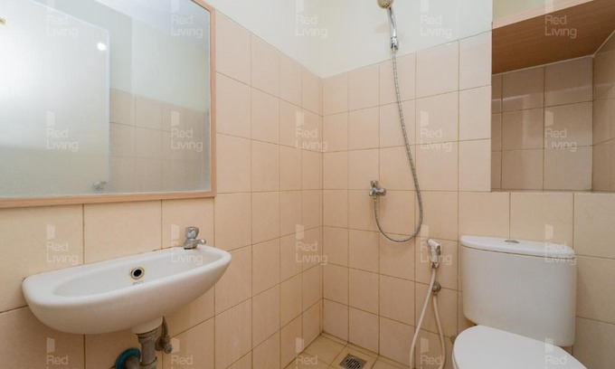 Bandung Hotel | Discover RedLiving Apartemen The Suites Metro with Pool Access