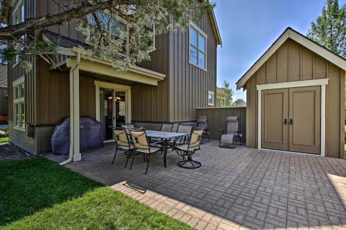 Redmond House | Cozy Redmond House with Pool and Hot Tub Access