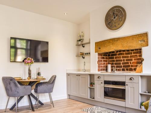 Chinley House | Redmonds Retreat: Family and Pet Friendly Getaway Awaits