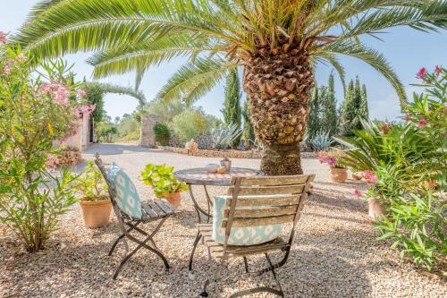 Costitx House | Experience Comfort at Redonda 1 with Pool and Family Amenities