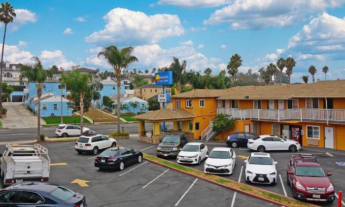 South Redondo Hotel | Welcoming Redondo Inn and Suites with Family-Friendly Amenities