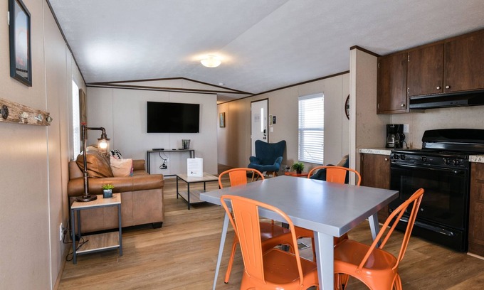 Moab House | Exceptional Red Sands Habitation: Family-Friendly Retreat
