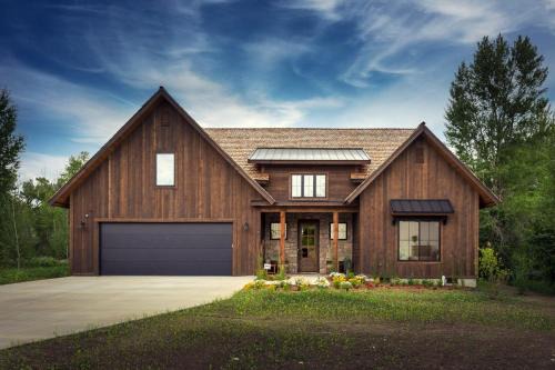 Driggs House | Experience Tranquility at Redtail Solitude House Retreat