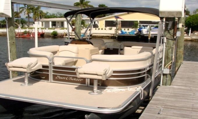 Gulf Harbors House | Paradise on the Water: Free Pontoon Boat & Heated Pool