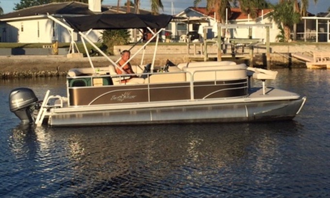 Flor-a-mar House | Book Your 2024 Getaway: Free Pontoon Boat & Top Rating!