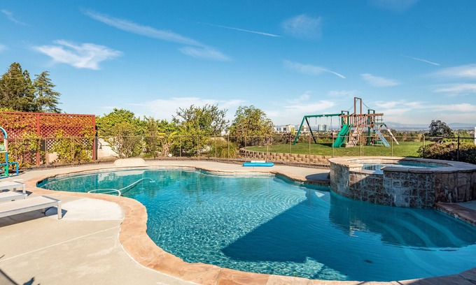 La Jolla Heights House | Family Retreat at La Jolla Shore with Pool & Ocean Views