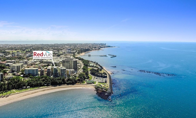Redcliffe Hotel | Oceanfront Redvue Apartments: Rated 9.4/10 with Pool & Breakfast