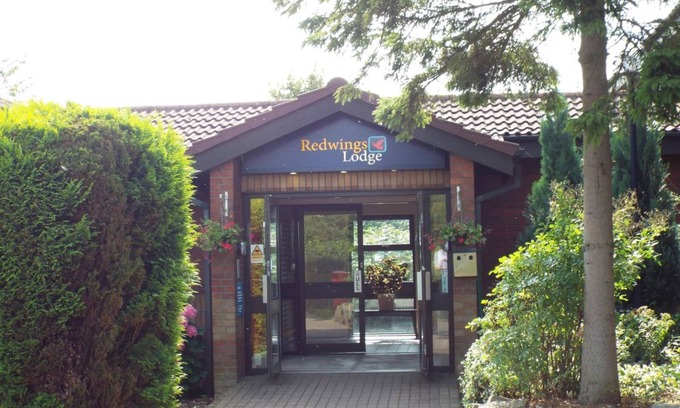 Battlesden Hotel | Budget-Friendly Getaway at Redwings Lodge Dunstable