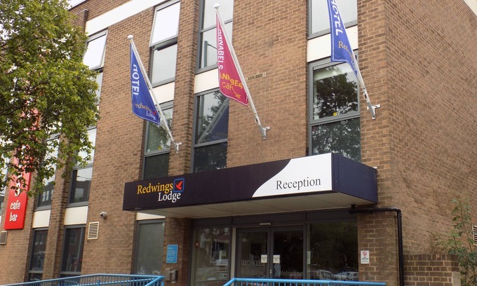 Wolverhampton Hotel | Comfortable Stay at Redwings Lodge Wolverhampton Awaits