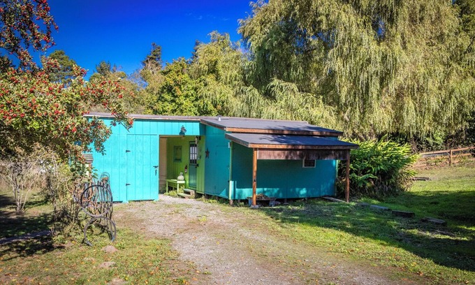 Fortuna House | Cozy Redwood Hiding Place with Family-Friendly Amenities