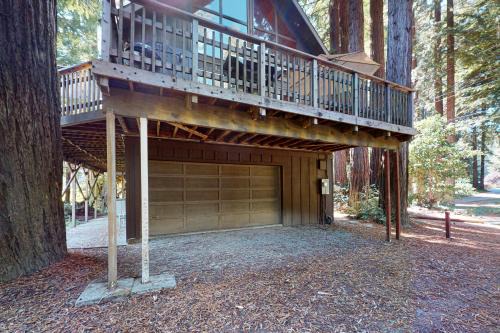 Northwood House | Redwood Lodge: Family-Friendly Stay with Great Ratings