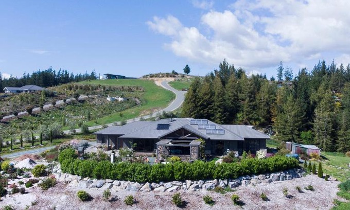 Redwood Valley Bed & Breakfast | Eco-Friendly Redwood Valley B & B with Hot Tub & Breakfast