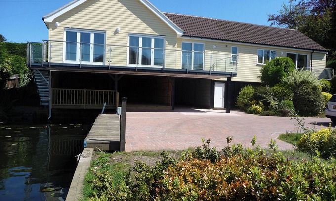 Horning House | REEDLINGS, pet friendly, with a garden in Horning