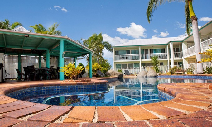 Tannum Sands Hotel | Perfect Getaway at Reef Adventureland Motor Inn - 10/10!