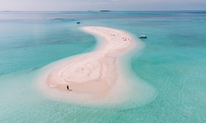 Thulusdhoo Island House | Ocean View Retreat at Reef Edge Thulusdhoo - Guest Rated 10/10